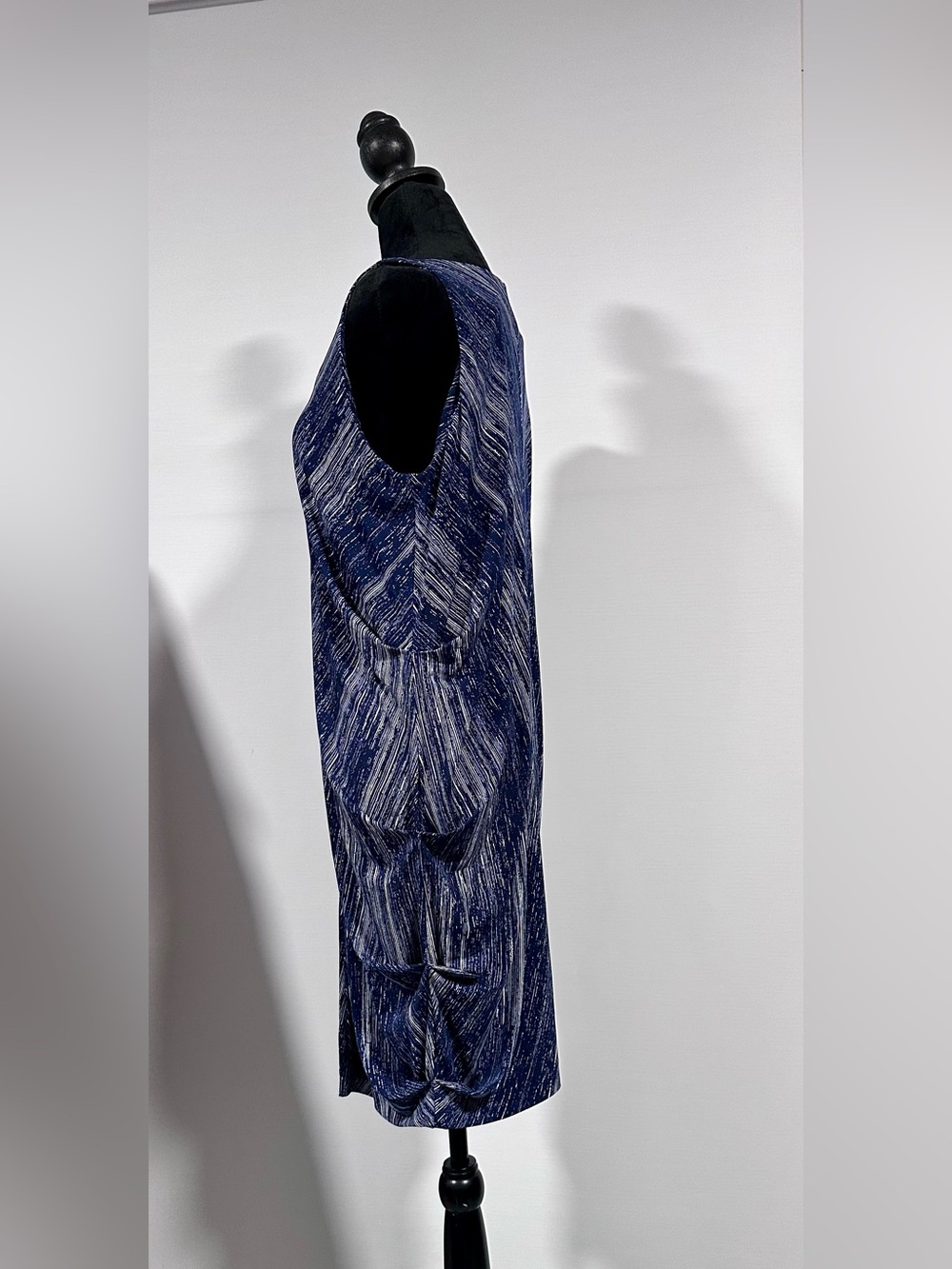 Vivienne Tam Navy and White Abstract Brushstroke Sleeveless Dress - Picture 2 of 7